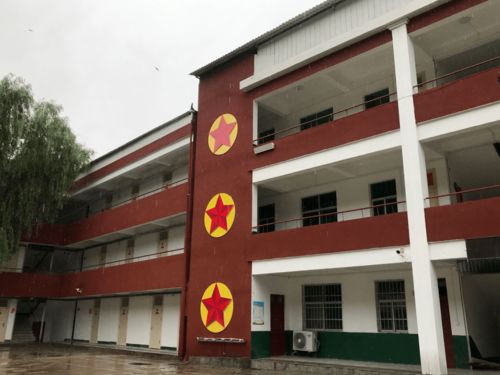 美术学院 出彩中原项目团队 深入卢氏扶贫一线田野调查 开展艺术扶贫