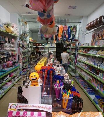 西乡塘区万秀村扶壮学校50米左右急!急转经营中的文具玩具店!