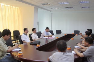 方健壮校长率队到溪背圩村调研指导扶贫开发工作